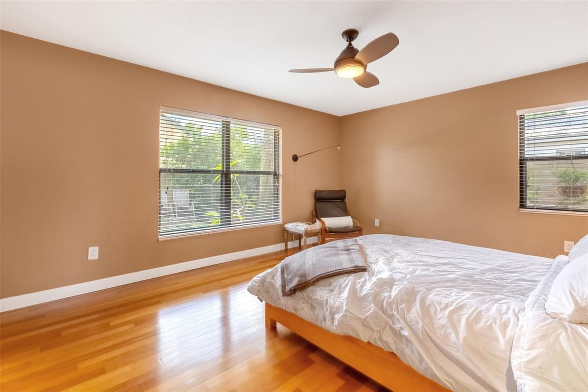 1850 BRYAN AVENUE — photo 18 of 31