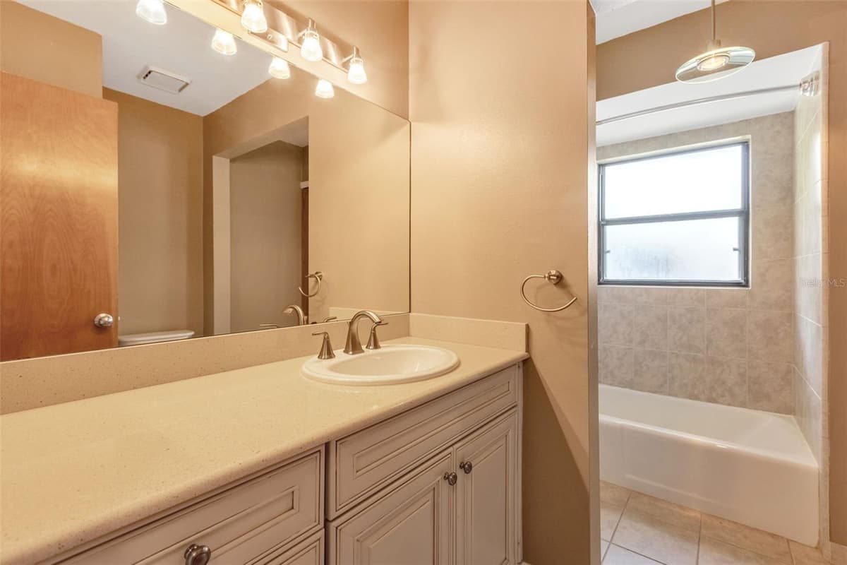 1850 BRYAN AVENUE — photo 15 of 31