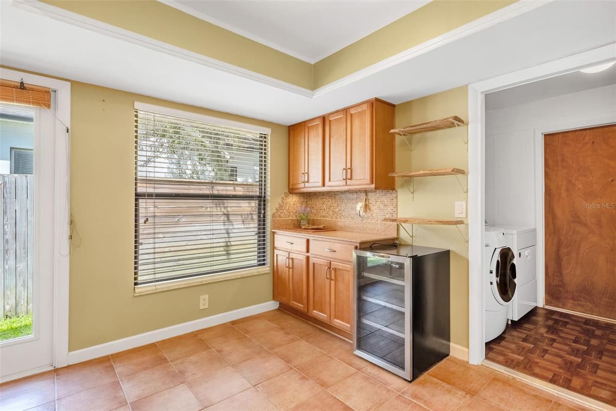 1850 BRYAN AVENUE — photo 13 of 31
