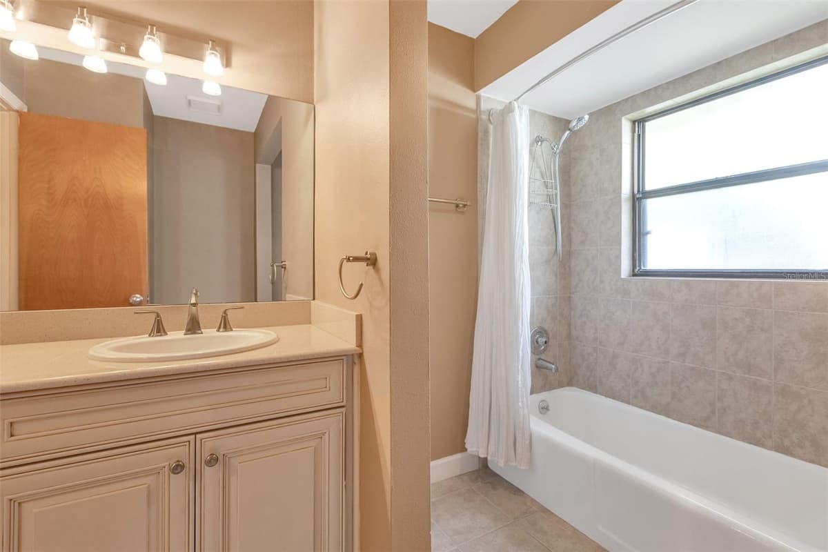 1850 BRYAN AVENUE — photo 16 of 31