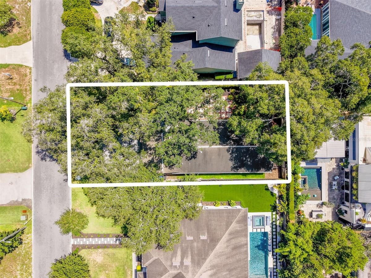 1850 BRYAN AVENUE — photo 30 of 31