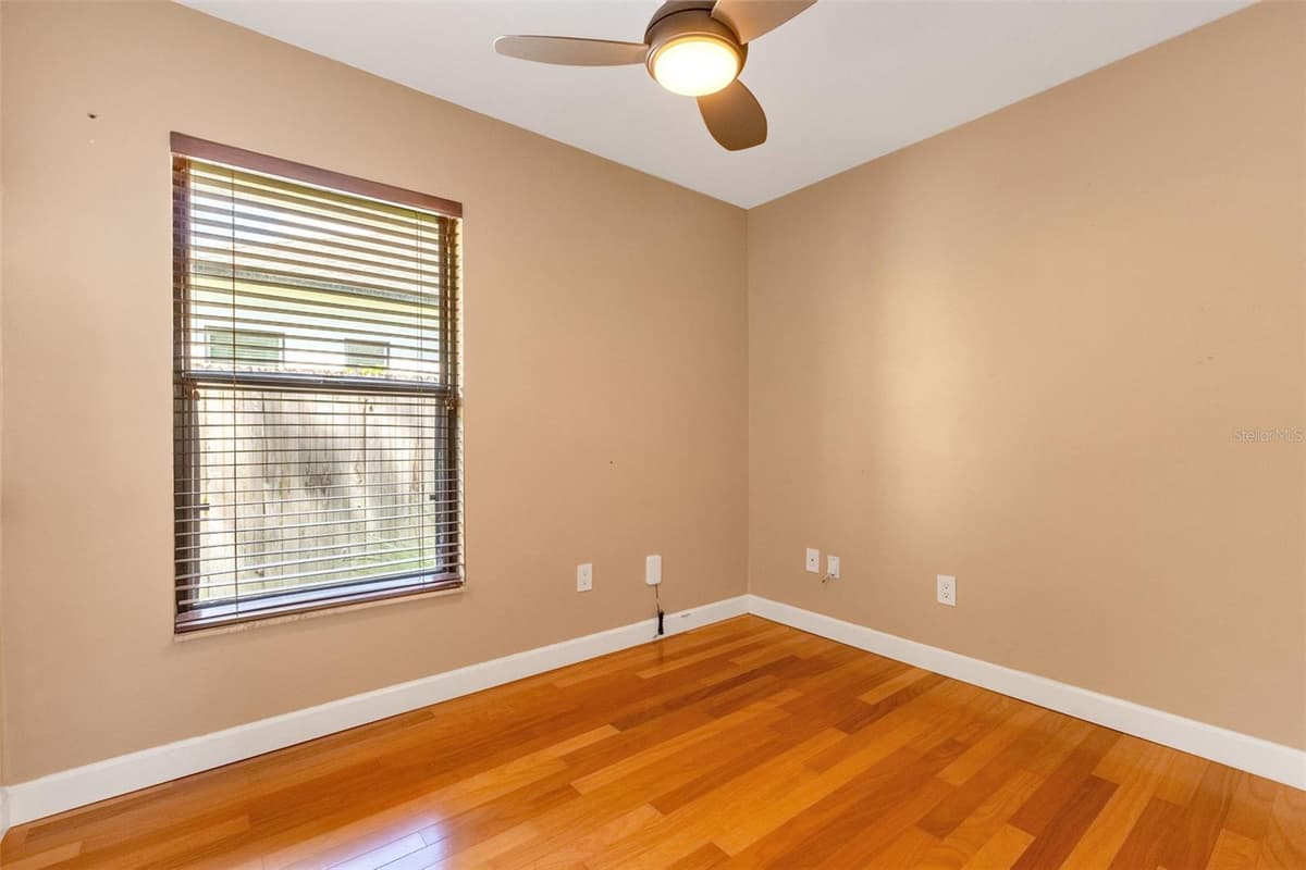 1850 BRYAN AVENUE — photo 14 of 31