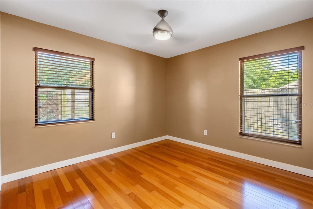1850 BRYAN AVENUE — photo 17 of 31