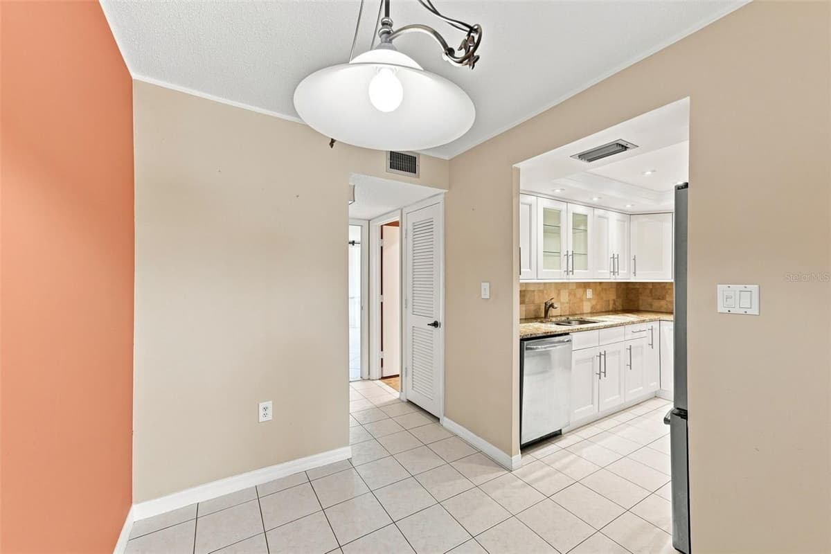 2650 PEARCE DRIVE — photo 10 of 40