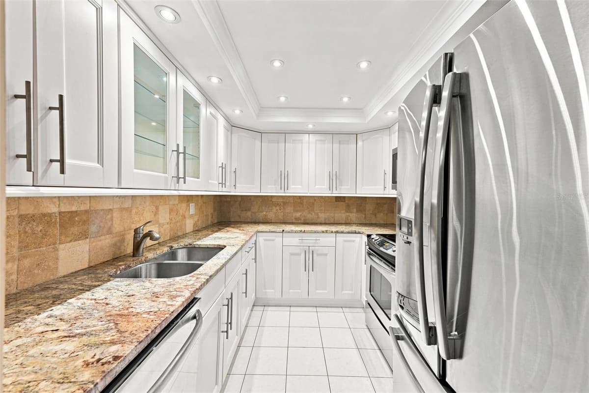 2650 PEARCE DRIVE — photo 6 of 40
