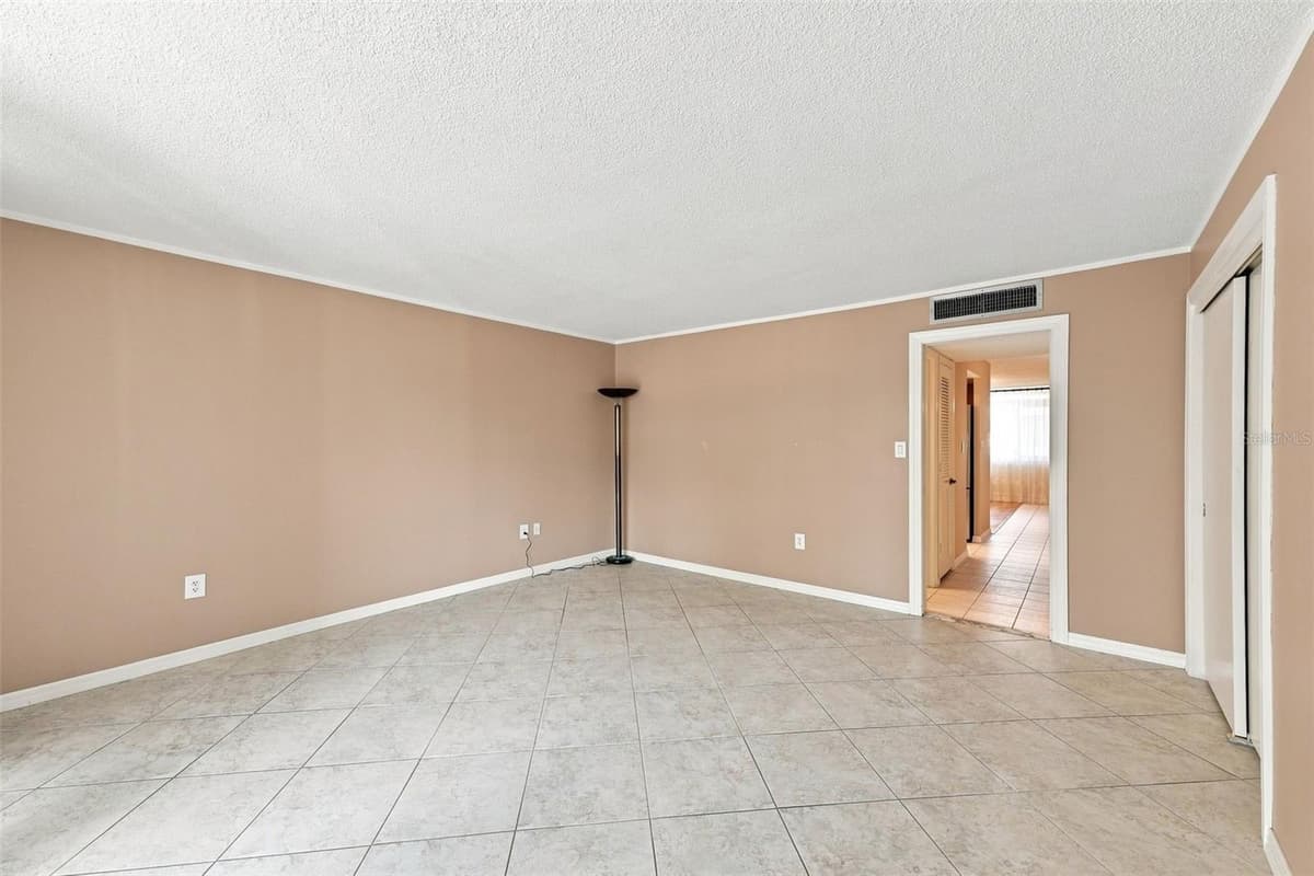 2650 PEARCE DRIVE — photo 16 of 40
