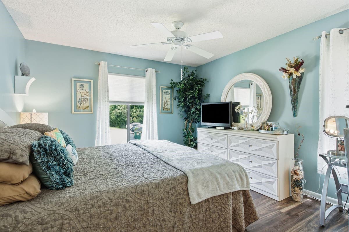 1345 PINE RIDGE CIRCLE — photo 14 of 33