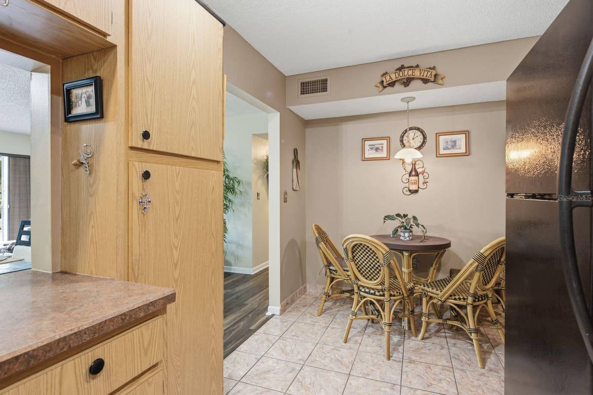 1345 PINE RIDGE CIRCLE — photo 11 of 33