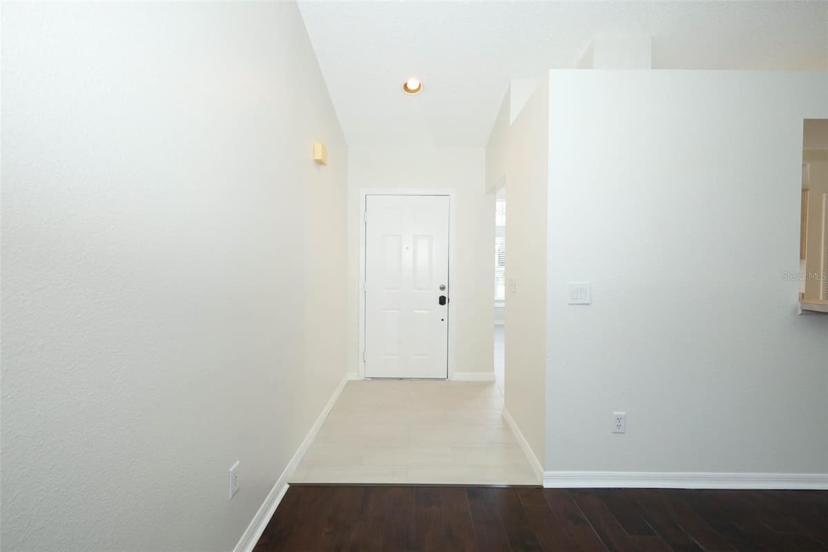 1042 PIEDMONT LAKES BOULEVARD — photo 4 of 44