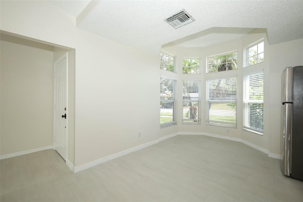 1042 PIEDMONT LAKES BOULEVARD — photo 12 of 44