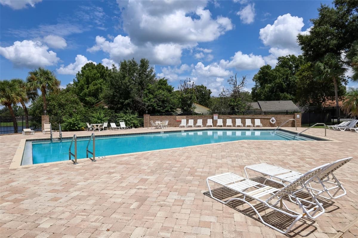 1042 PIEDMONT LAKES BOULEVARD — photo 43 of 44