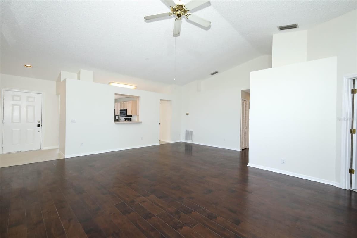 1042 PIEDMONT LAKES BOULEVARD — photo 5 of 44