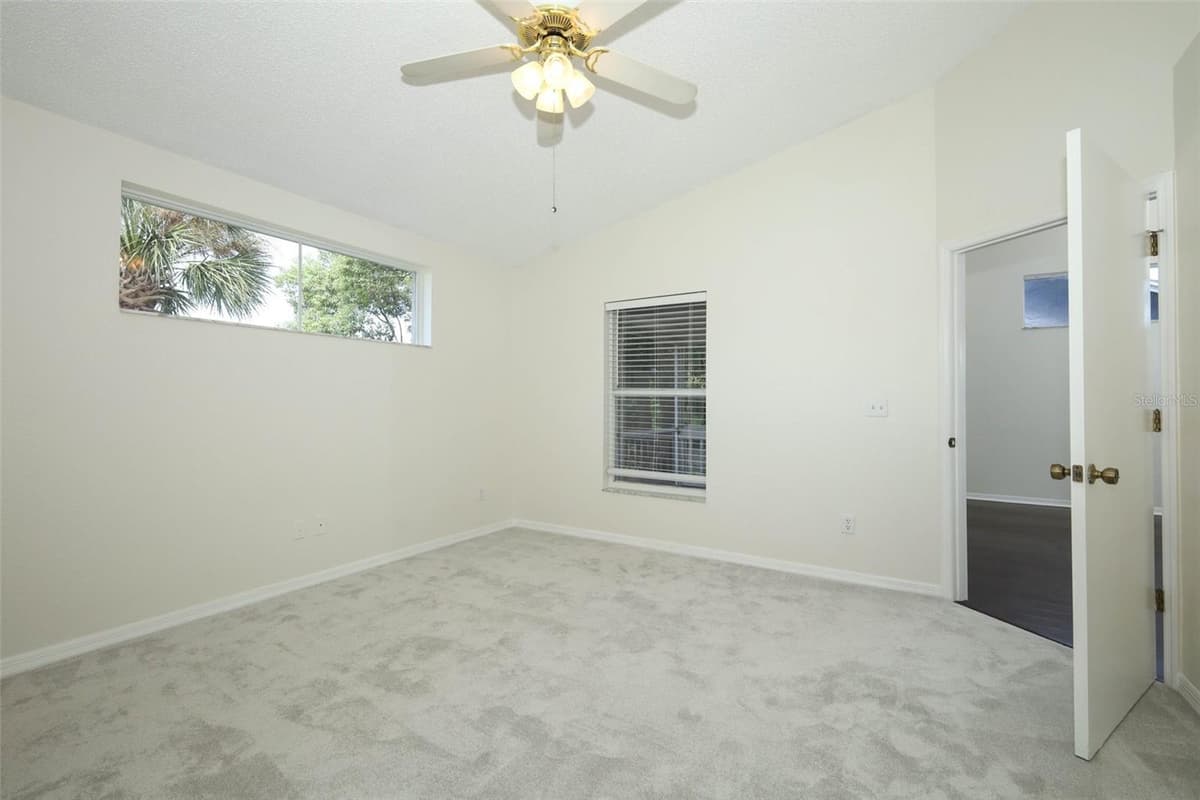1042 PIEDMONT LAKES BOULEVARD — photo 14 of 44