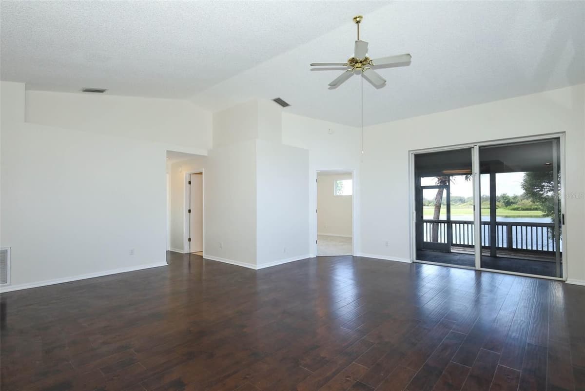 1042 PIEDMONT LAKES BOULEVARD — photo 6 of 44