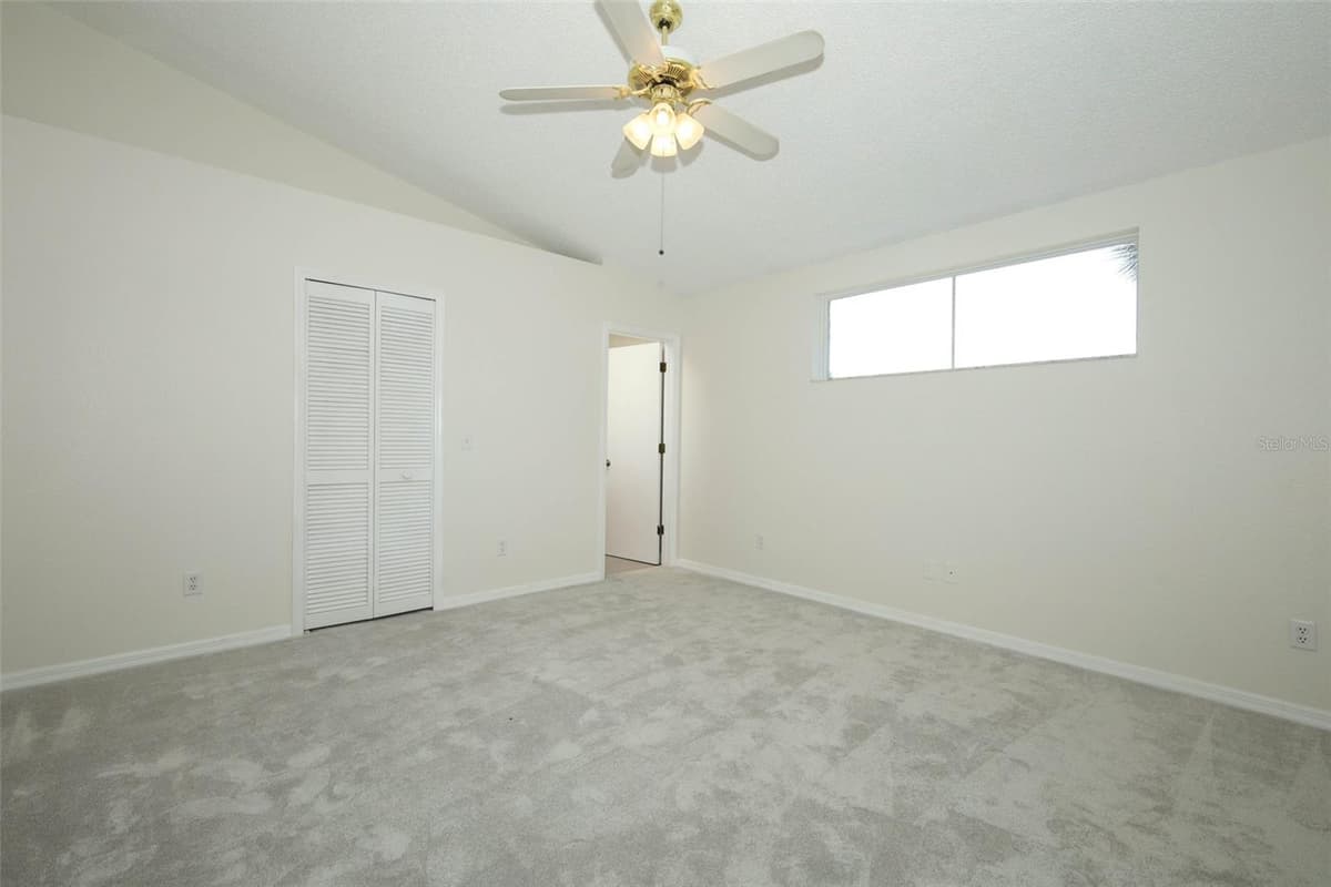 1042 PIEDMONT LAKES BOULEVARD — photo 15 of 44