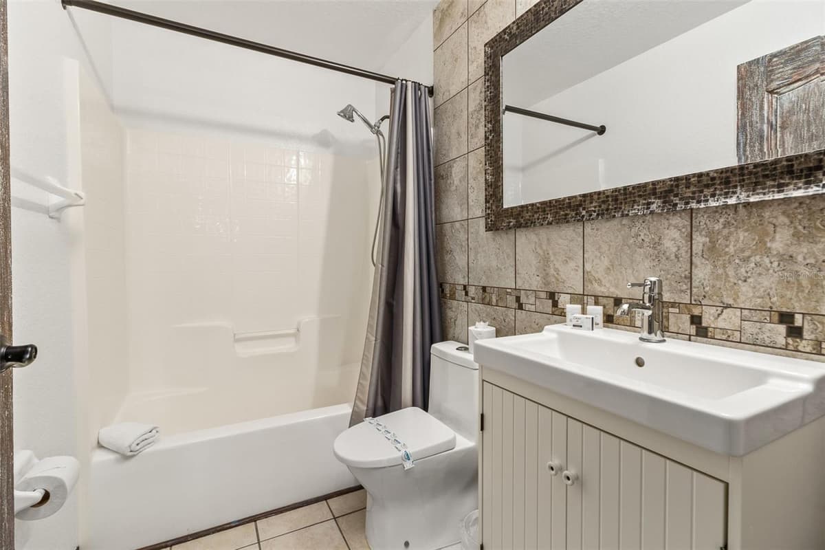 17506 WOODCREST WAY — photo 32 of 63