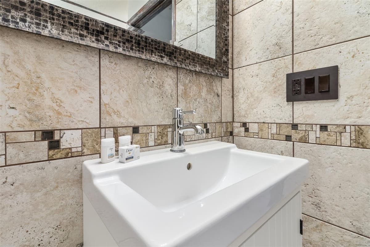 17506 WOODCREST WAY — photo 33 of 63