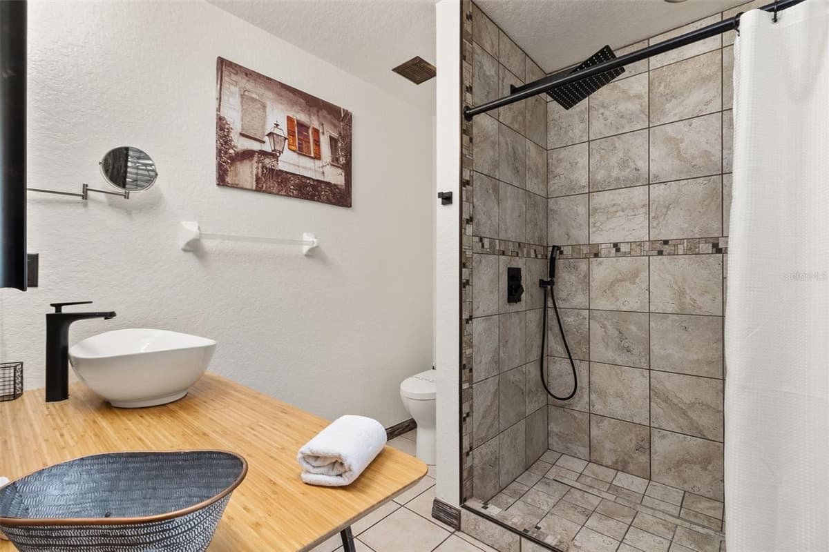 17506 WOODCREST WAY — photo 38 of 63