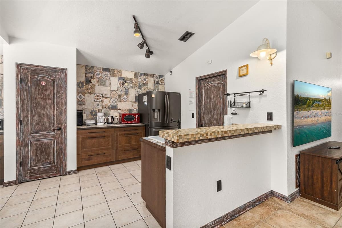 17506 WOODCREST WAY — photo 17 of 63