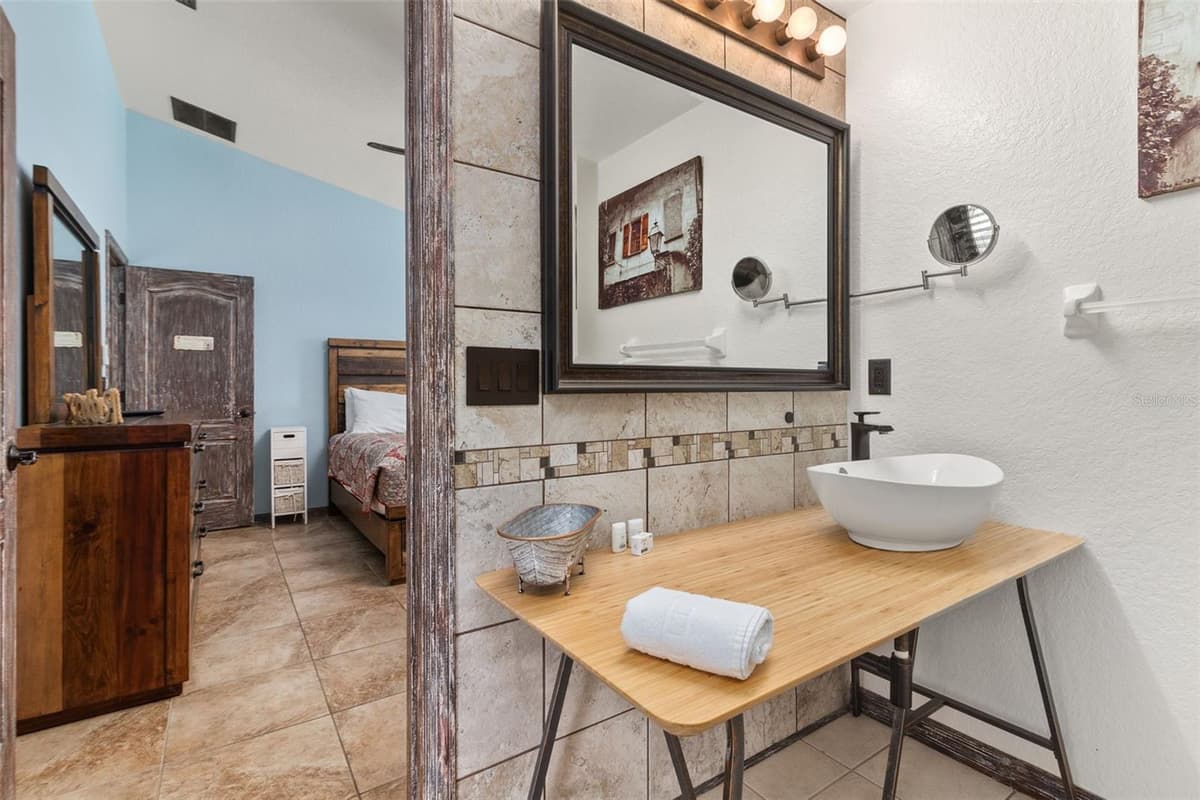17506 WOODCREST WAY — photo 39 of 63