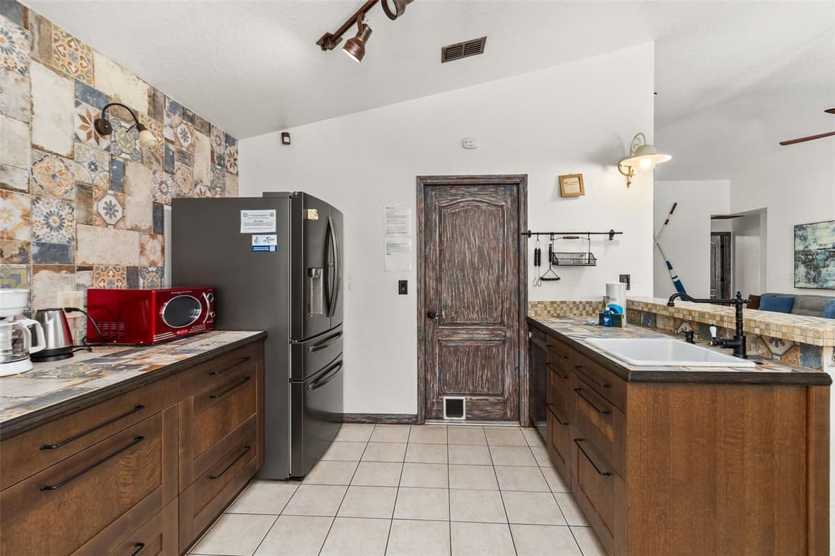 17506 WOODCREST WAY — photo 18 of 63
