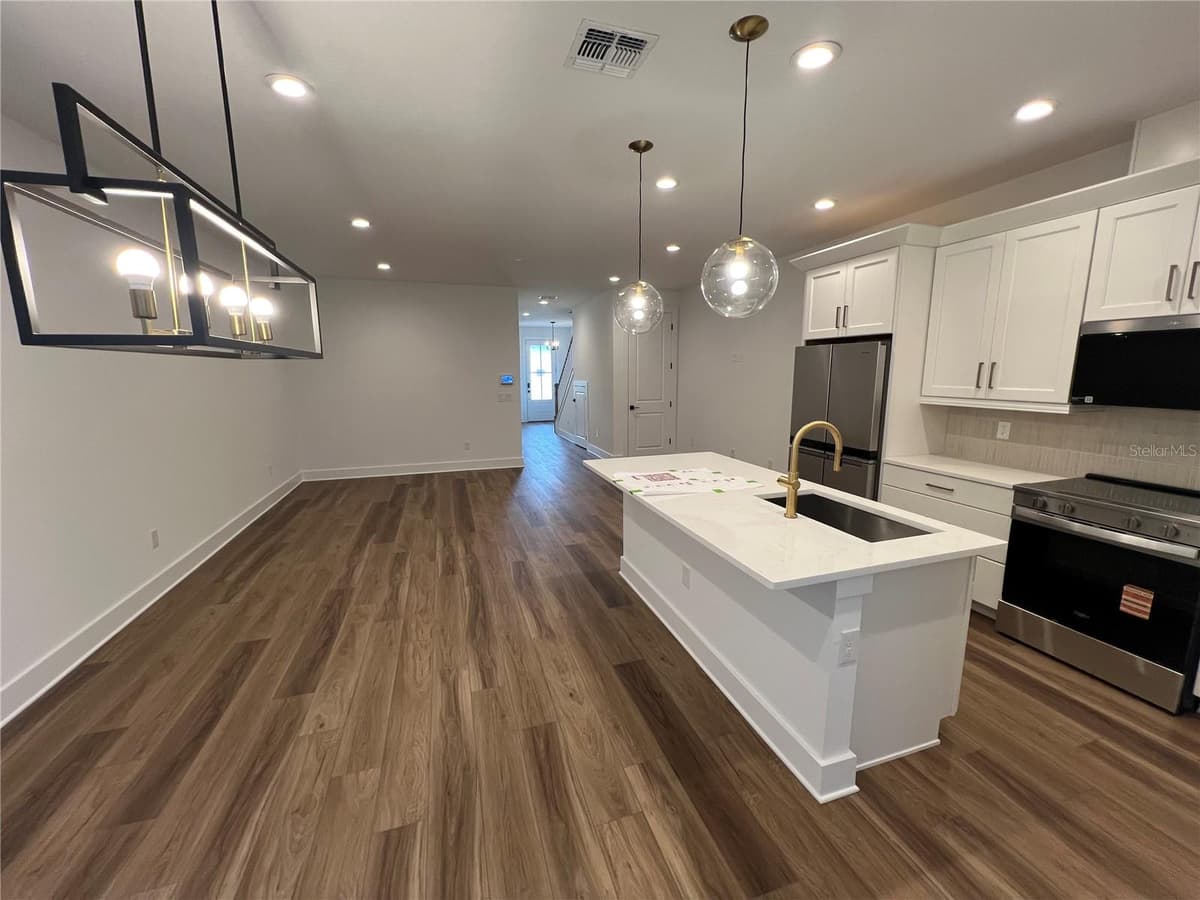 1819 PINECLIFF DRIVE — photo 11 of 51