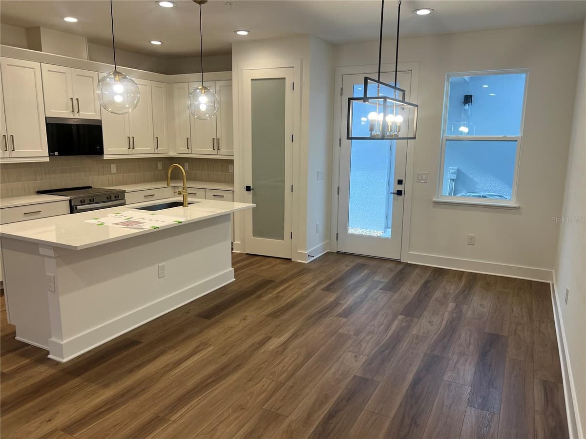 1819 PINECLIFF DRIVE — photo 7 of 51