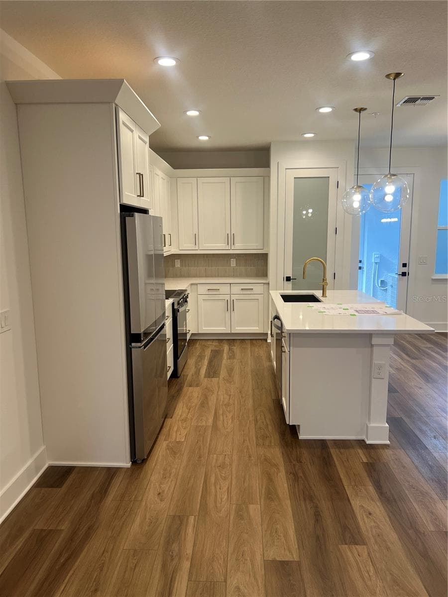 1819 PINECLIFF DRIVE — photo 8 of 51