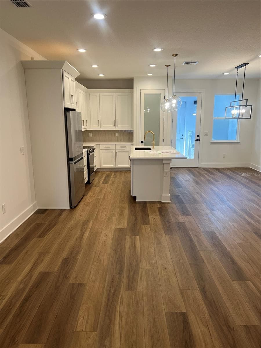 1819 PINECLIFF DRIVE — photo 6 of 51