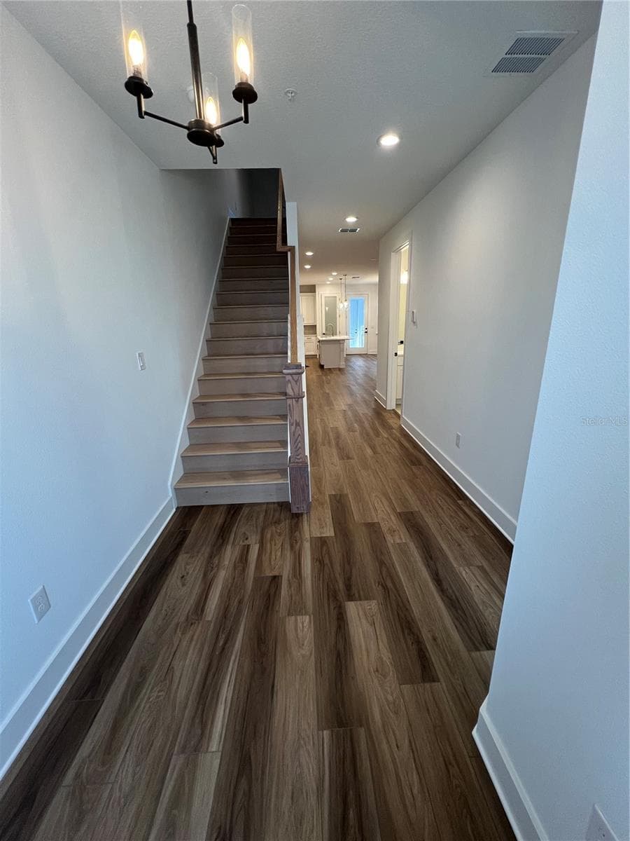 1819 PINECLIFF DRIVE — photo 3 of 51