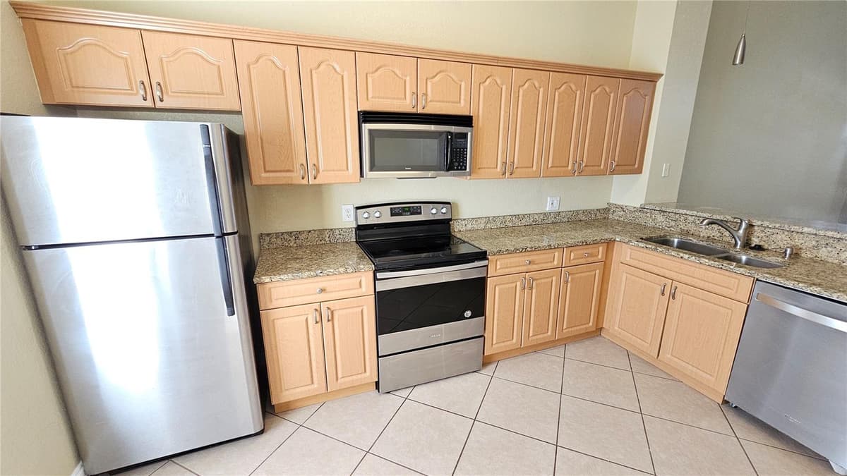 3651 N GOLDENROD RD ROAD — photo 5 of 11