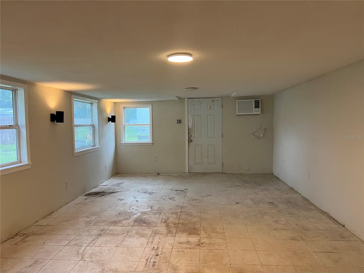 31800 SKYLINE DRIVE — photo 10 of 25