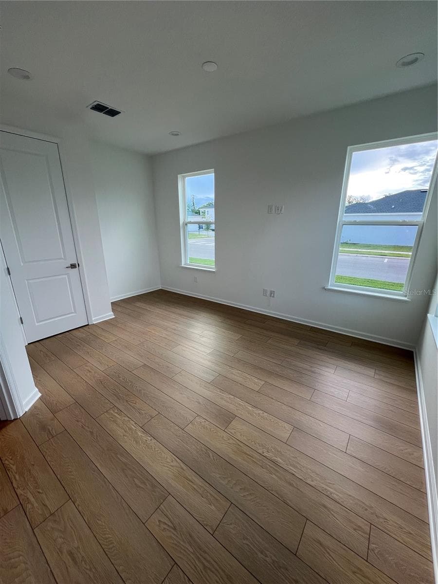 1896 CROWNCREST DRIVE — photo 5 of 39