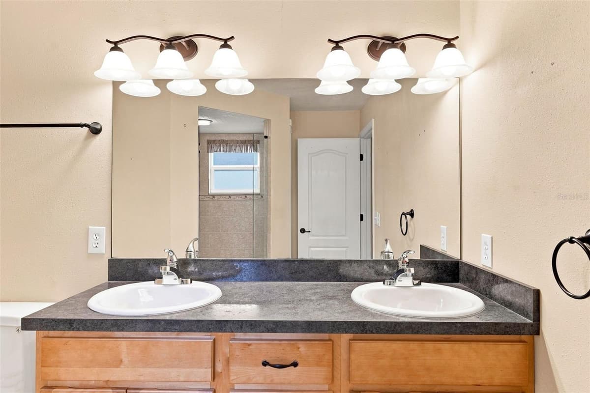 1531 DALLAM AVENUE — photo 16 of 42