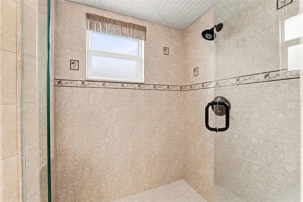 1531 DALLAM AVENUE — photo 17 of 42