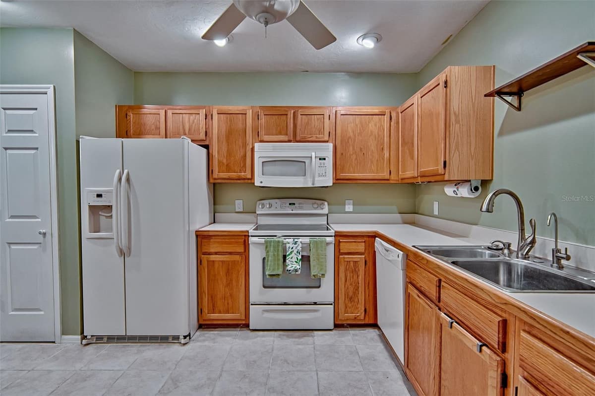 832 42ND TERRACE — photo 5 of 18