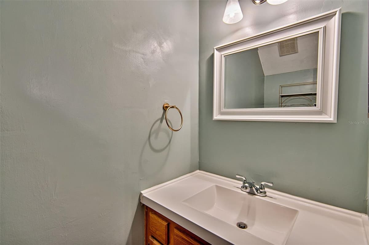 832 42ND TERRACE — photo 8 of 18