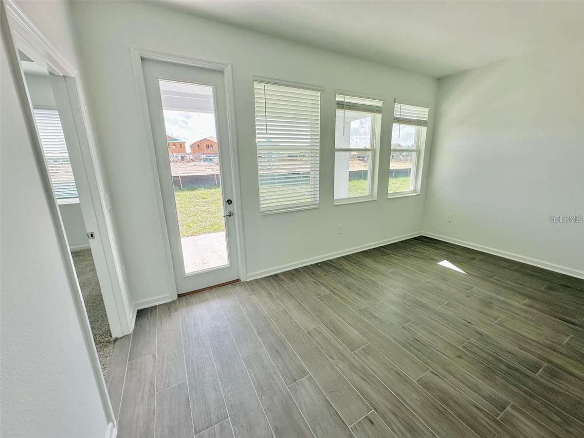 2665 ARMSTRONG AVENUE — photo 5 of 21