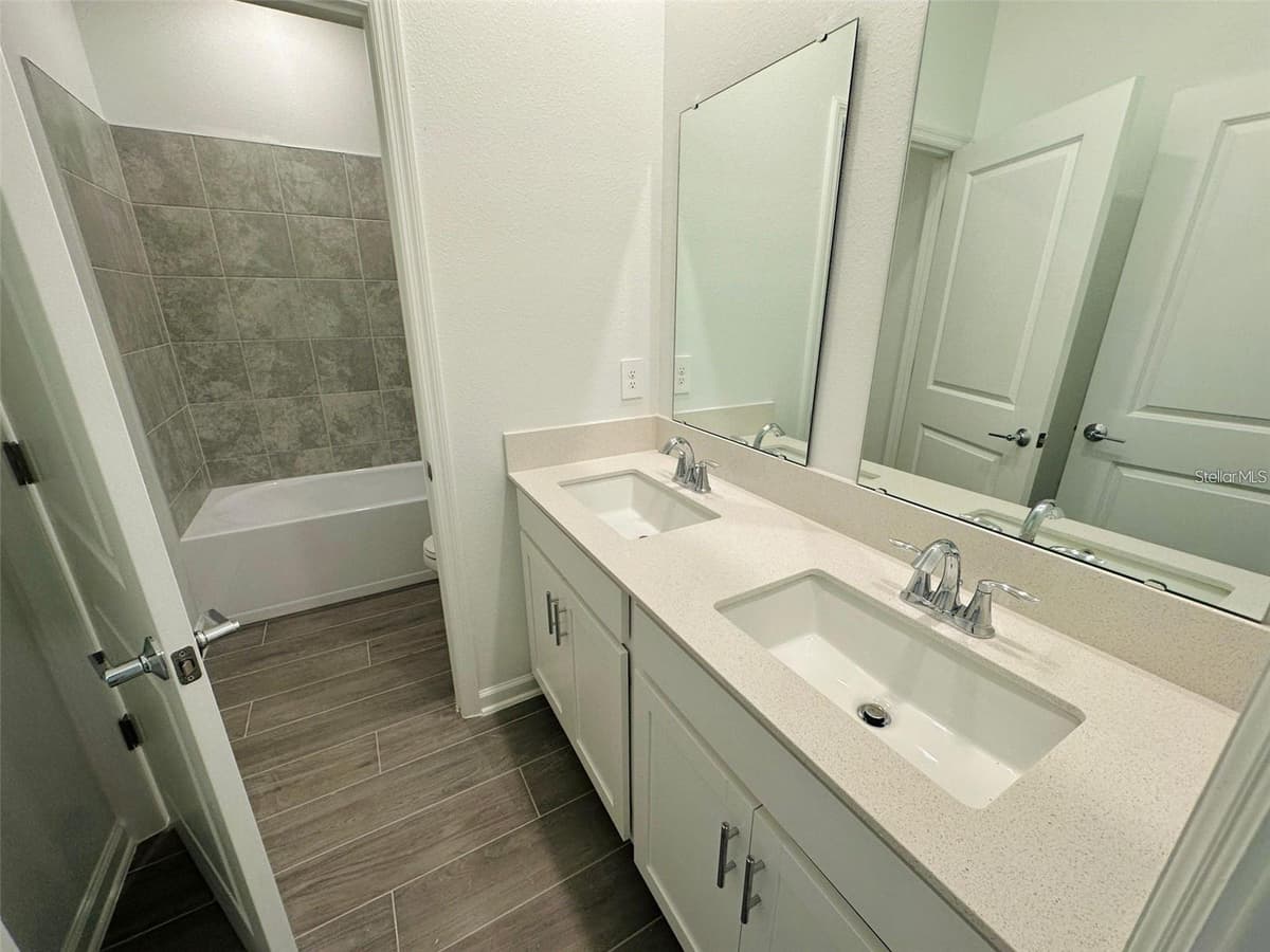 2665 ARMSTRONG AVENUE — photo 19 of 21