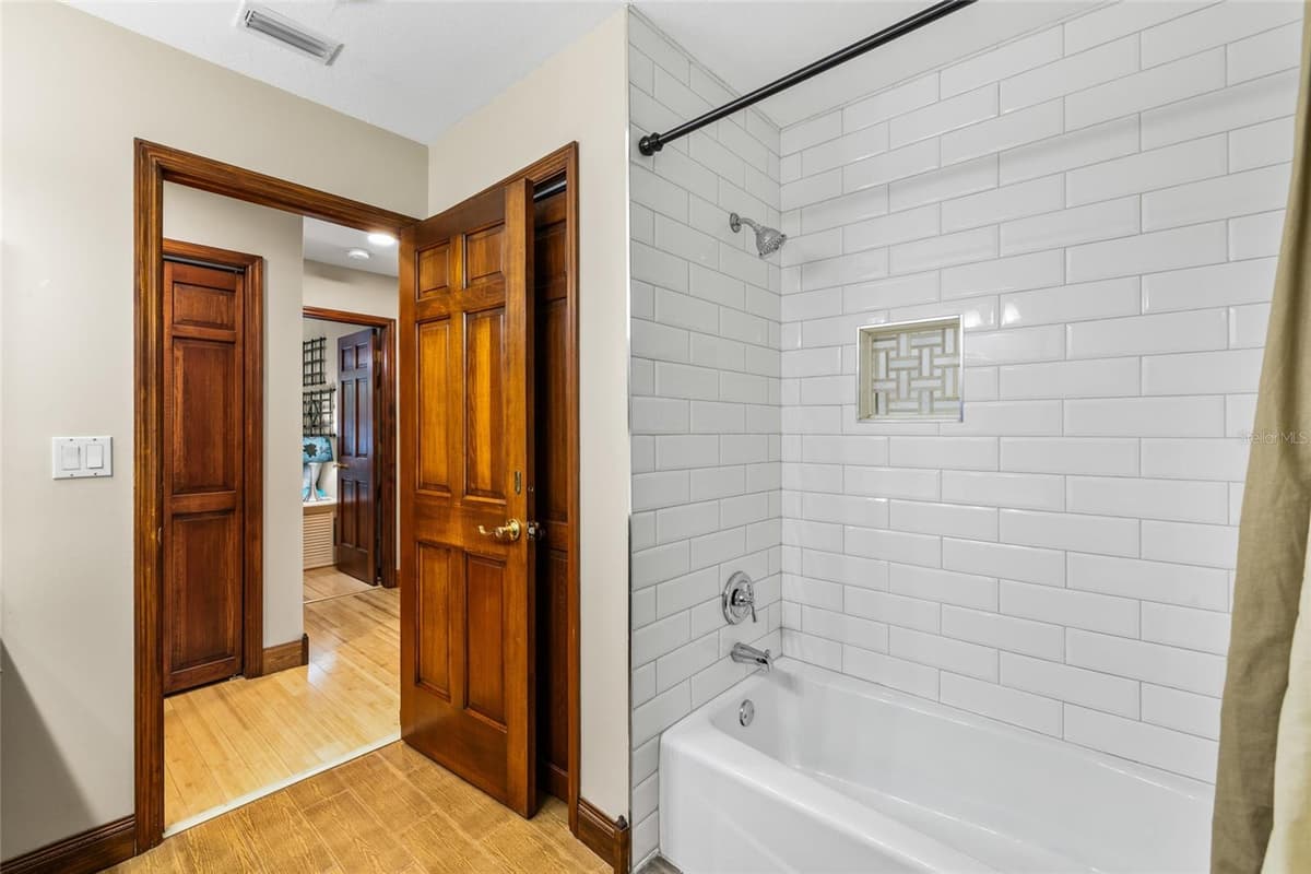 2707 WESTCHESTER DRIVE — photo 27 of 56
