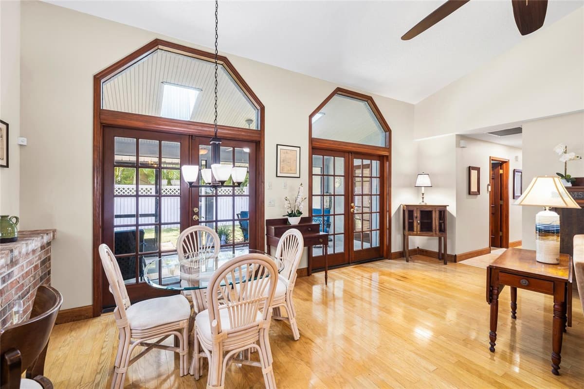 2707 WESTCHESTER DRIVE — photo 17 of 56