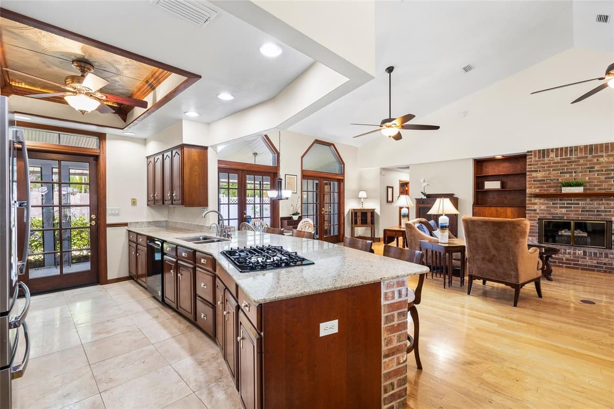 2707 WESTCHESTER DRIVE — photo 12 of 56