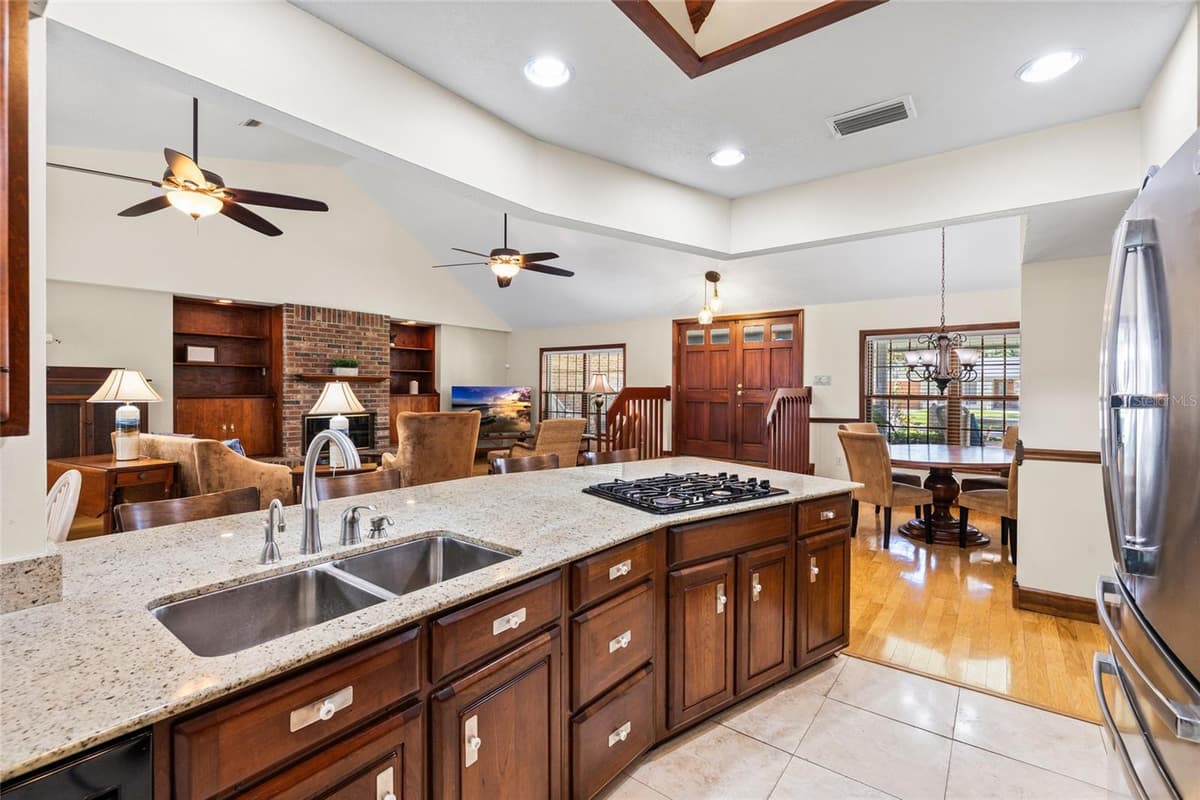 2707 WESTCHESTER DRIVE — photo 15 of 56