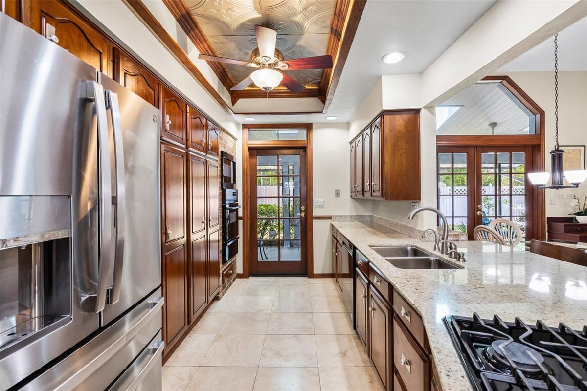2707 WESTCHESTER DRIVE — photo 13 of 56
