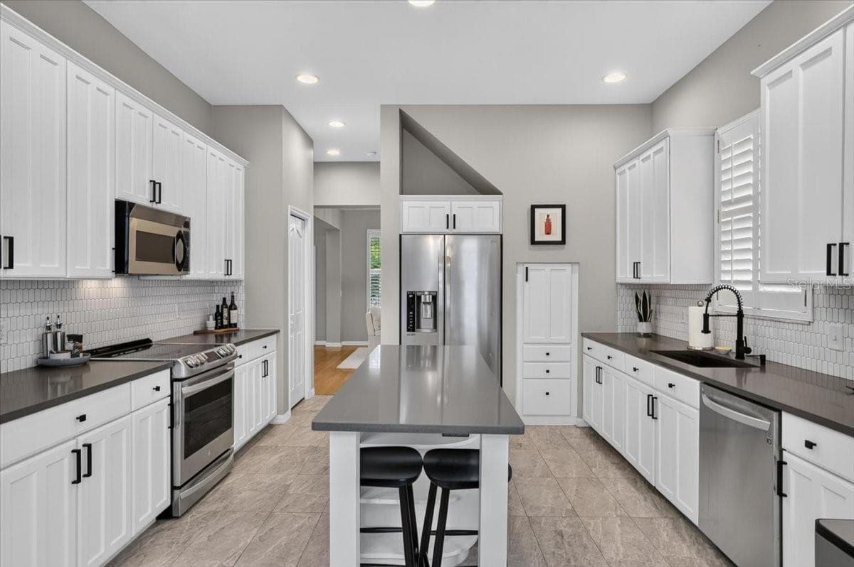 9830 PARK VILLAGE DRIVE — photo 19 of 71