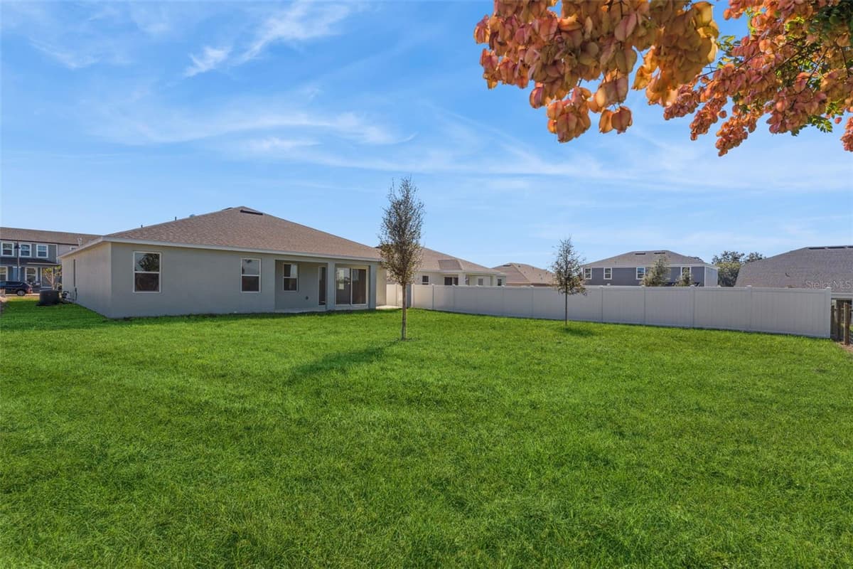 526 EMERALD GROVE DRIVE — photo 13 of 13