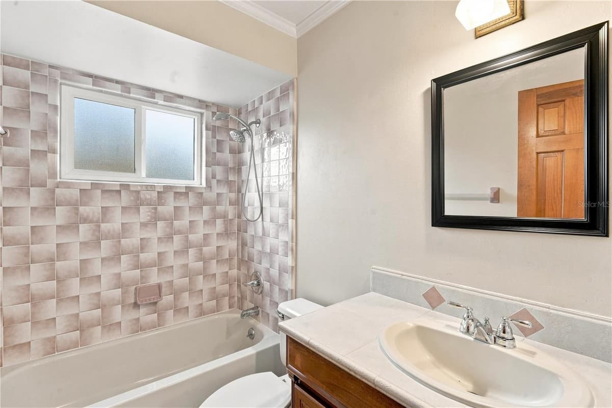 852 ABBOTT AVENUE — photo 25 of 34
