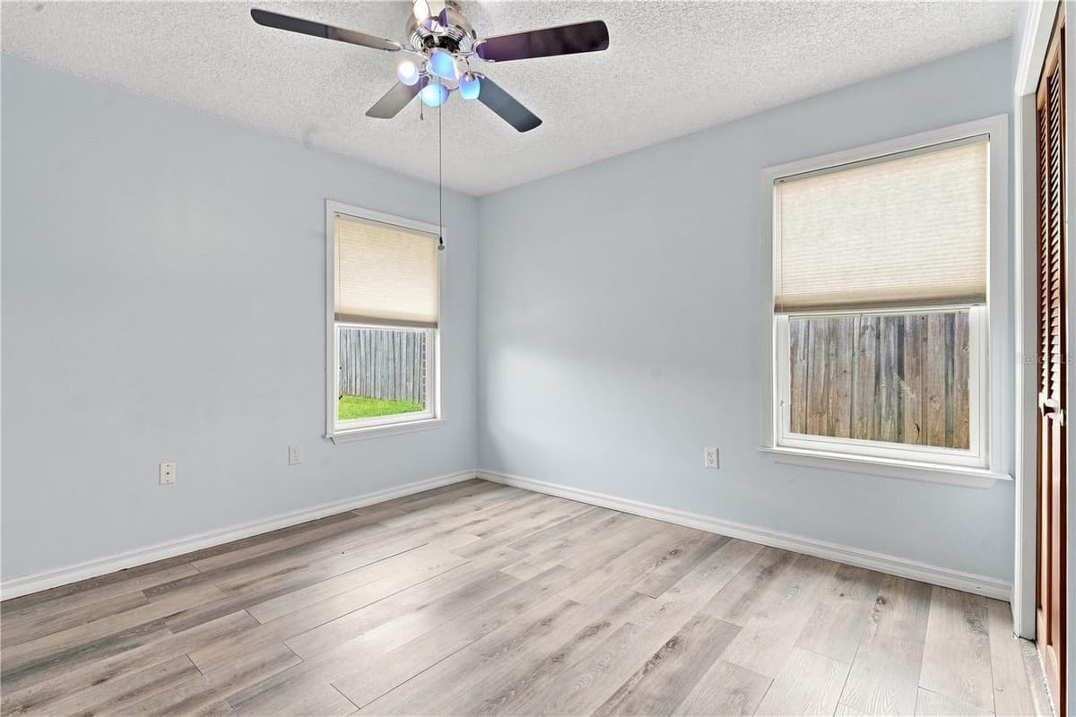 852 ABBOTT AVENUE — photo 26 of 34