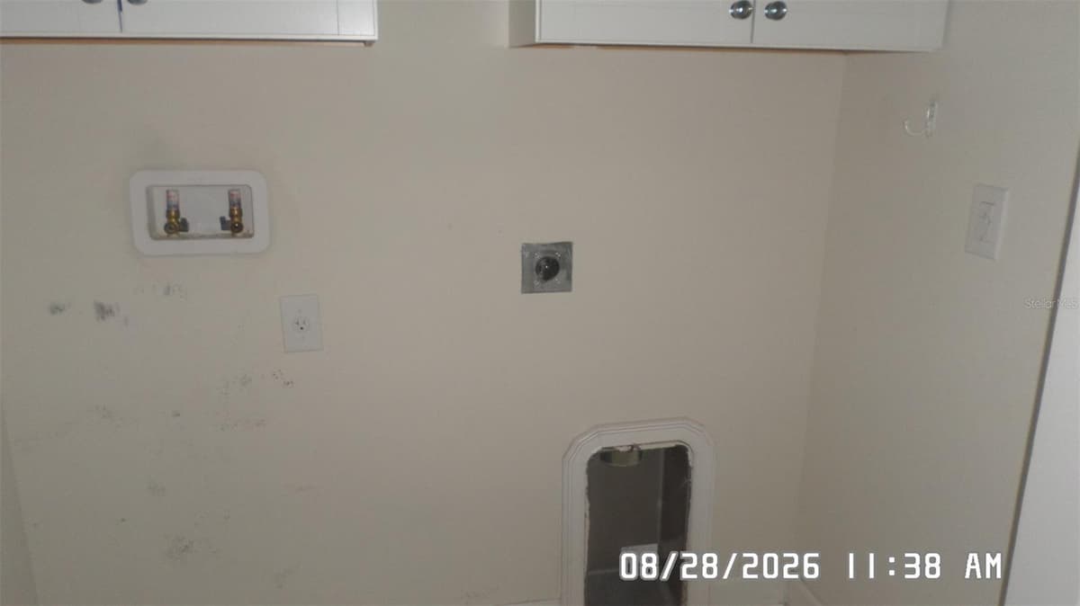 3547 FAIRWATERS COURT — photo 11 of 12