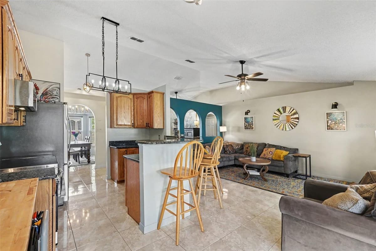 534 DAVIDSON STREET — photo 8 of 23